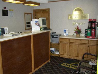 Days Inn By Wyndham Плимут Интерьер фото